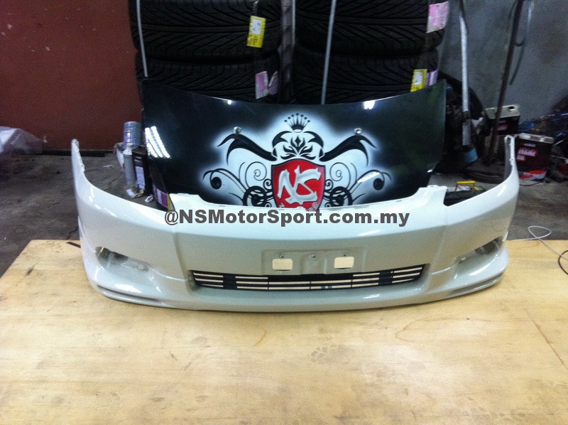 WISH 2003' FRONT BUMPER WITH SKIRT ORIGINAL P1344549 NS Motorsport